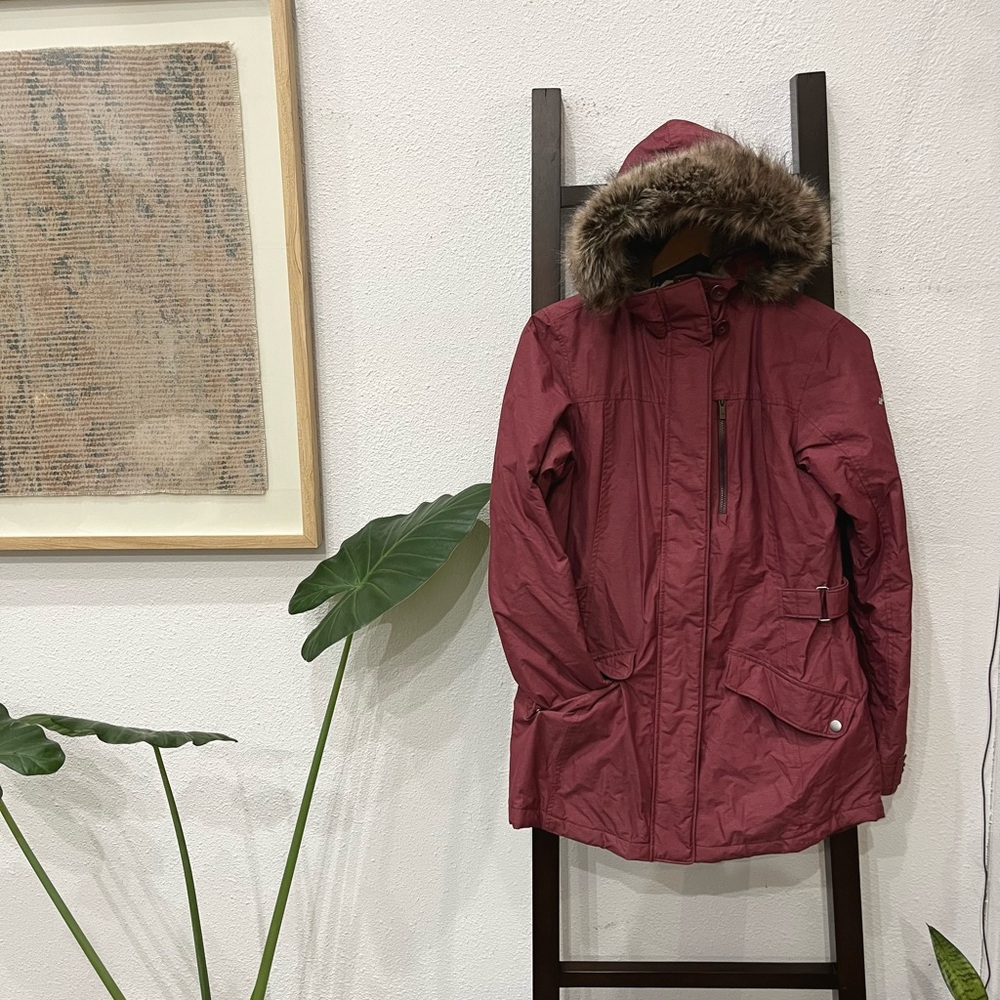 Columbia Women's Hooded Parka Thermal Jacket with Faux Fur Trim- Burgundy/Maroon